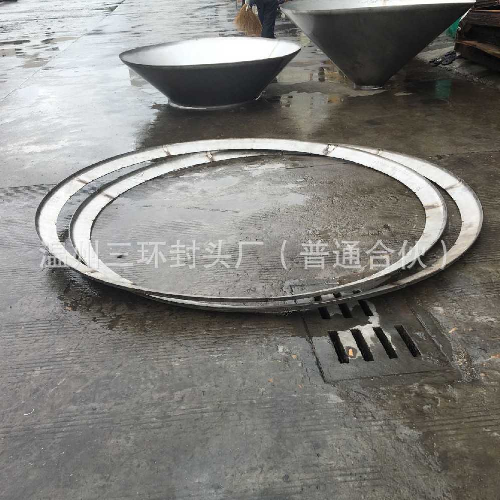 2生產(chǎn)不銹鋼封頭(保溫圈)及各種型號(hào)封頭 304 316廠家直銷